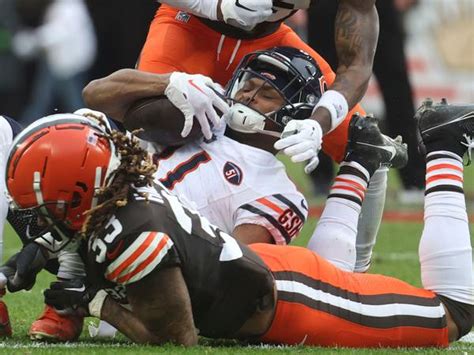 Week 15 recap: Chicago Bears can’t hold a 10-point lead and lose 20-17 to the Cleveland Browns on a dismal day for the offense
